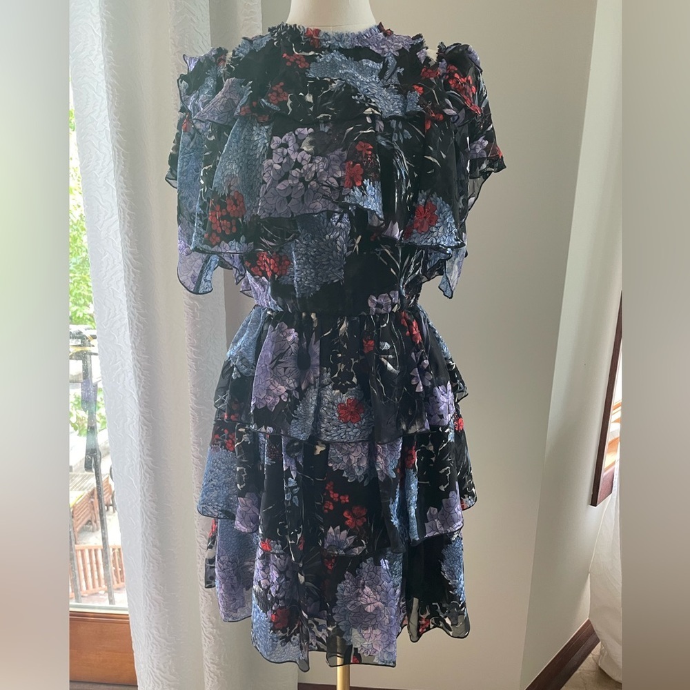 Alice + Olivia Nichola Drop Shoulder Flounce Tiered Dress Floral EUC 6 - Picture 3 of 14